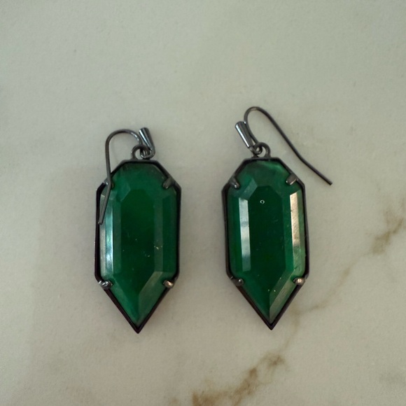 Kendra Scott Palmer emerald earrings - Picture 1 of 1